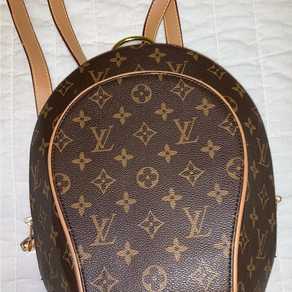 LOUIS VUITTON Backpack. - Picture 2 of 4